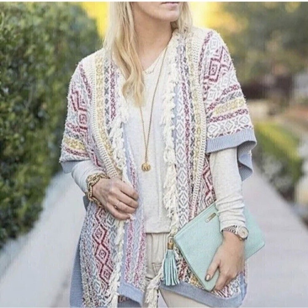 Cabi XS Small Siesta Tassel Hem Oversized Boho Poncho southwestern beach